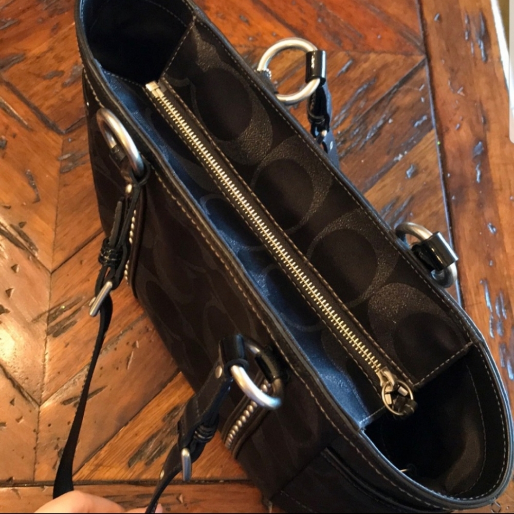 Coach purse - Picture 4 of 5